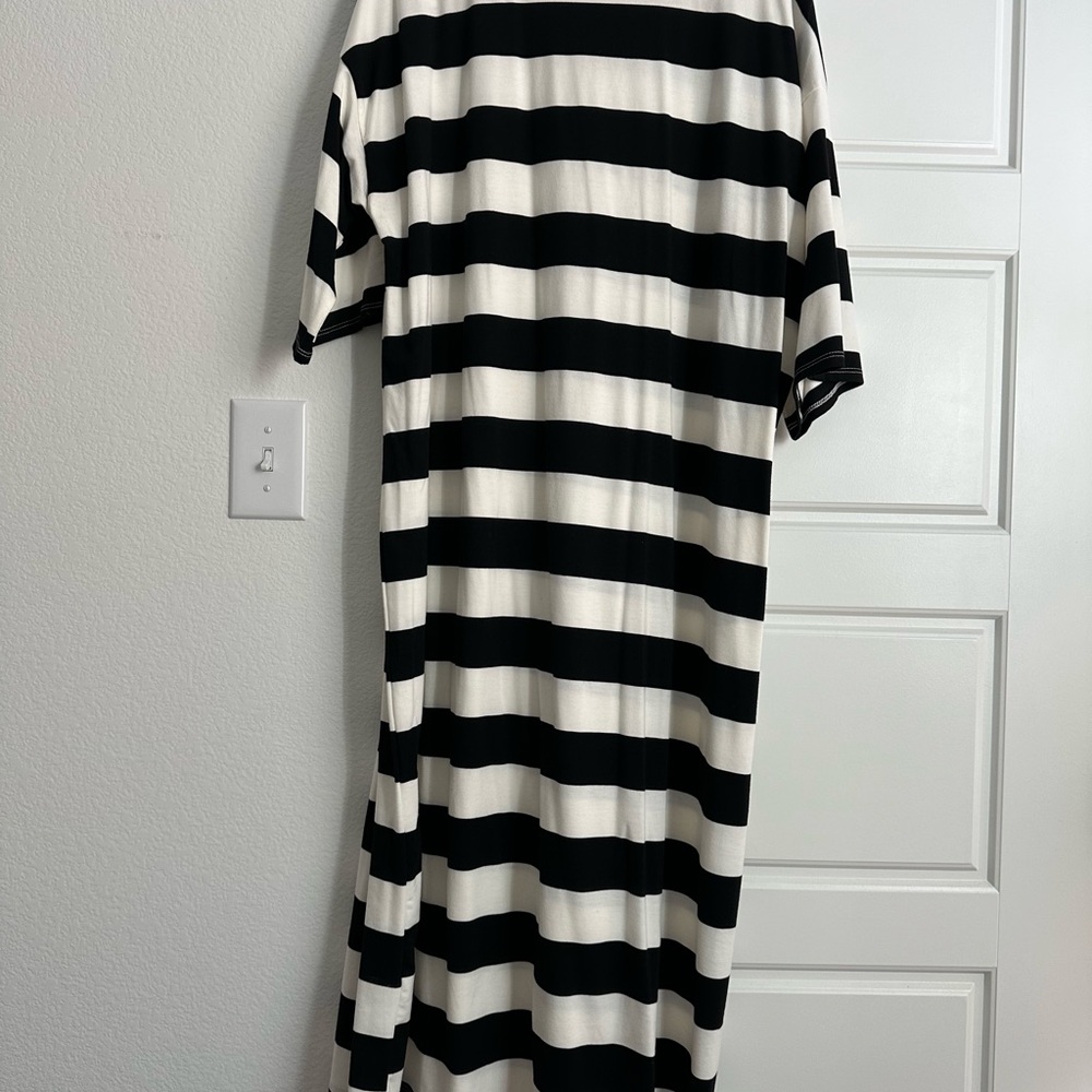 Black & White Striped Women’s Midi Dress